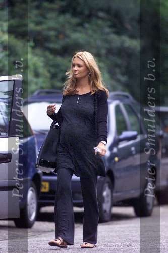 Bussum 6 augustus 2001
Leontine Borsato  gaat naar Yogales i v m bevalling 2e kind.