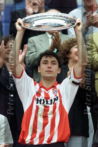 Amsterdam 12 augustus 2001
 PSV- FC Twente 3-2 voor de Johan Cruyffschaal in de Amsterdam Arena.
Mark v Bommel