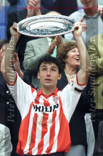 Amsterdam 12 augustus 2001
 PSV- FC Twente 3-2 voor de Johan Cruyffschaal in de Amsterdam Arena.
Mark v Bommel