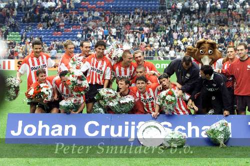 Amsterdam 12 augustus 2001
 PSV- FC Twente 3-2 voor de Johan Cruyffschaal in de Amsterdam Arena.
PSV blij