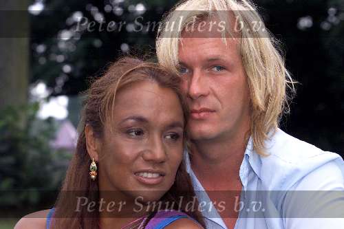 Amsterdam 6 augustus 2001
Patty Brard met haar man Rene