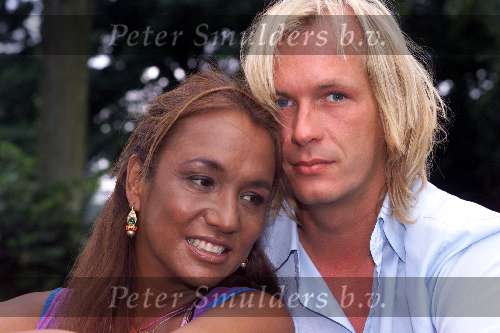 Amsterdam 6 augustus 2001
Patty Brard met haar man Rene