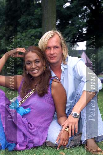 Amsterdam 6 augustus 2001
Patty Brard met haar man Rene