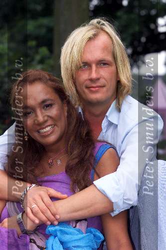 Amsterdam 6 augustus 2001
Patty Brard met haar man Rene