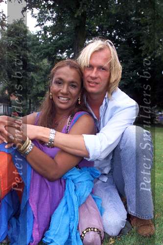 Amsterdam 6 augustus 2001
Patty Brard met haar man Rene