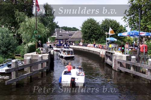 Loosdrecht 2 Augustus 2001
Sluis tussen de loosdrechtse plassen en de Vecht
Sloepenroute