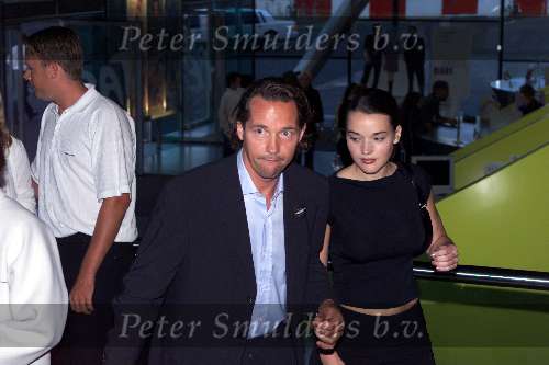 Amsterdam 20 augustus 2001
Premiere Soul Assassin in Pathe Arena.
Thom Hoffman met zijn vriendin.