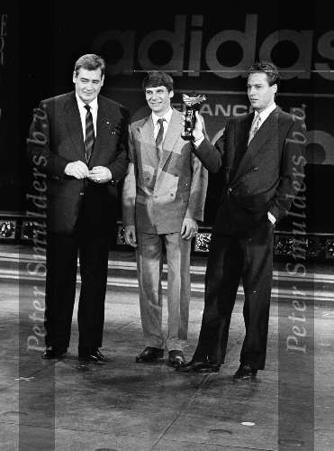 Parijs 1988
AJAX -voorzitter Ton Harmsen
Johnny v t Schip