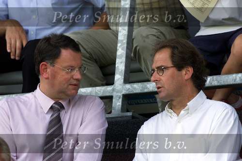 Den bosch 26 Augustus 2001
FC Den Bosch-Fortuna Sc, eindstand 4-0
FC Den Bosch voorzitter Bert Kersten en burgemeester Ton Rombouts