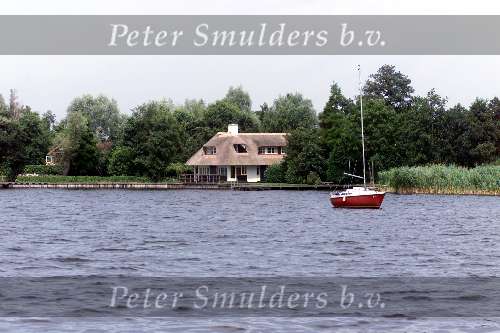Loosdrecht 2 Augustus 2001
Villa op een eiland aan de Loosdrechtse plassen
Sloepenroute