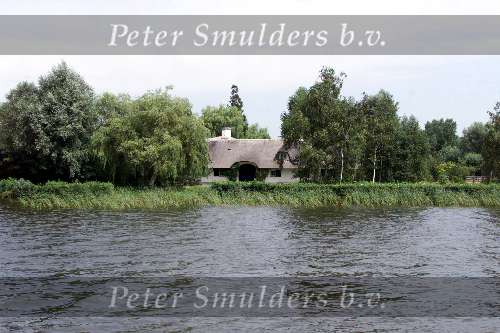 Loosdrecht 2 Augustus 2001
Villa op een eiland aan de Loosdrechtse plassen
Sloepenroute