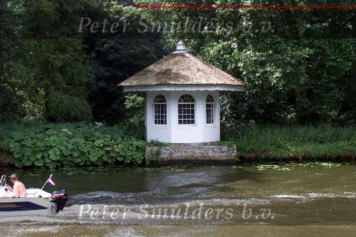 Loosdrecht 2 Augustus 2001
Villa aan de Vecht
Sloepenroute Tuinhuisje