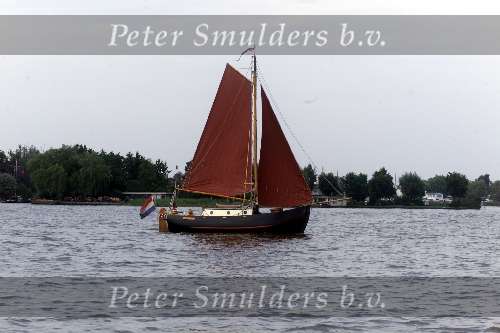 Loosdrecht 2 Augustus 2001
Varen op de Loosdrechtse plassen met de familie enters en Fam Peter Smulders
Zeilboot