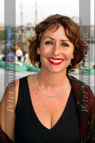 Amsterdam 28 augustus 2002
Angela Groothuizen  Premiere Snapshot.