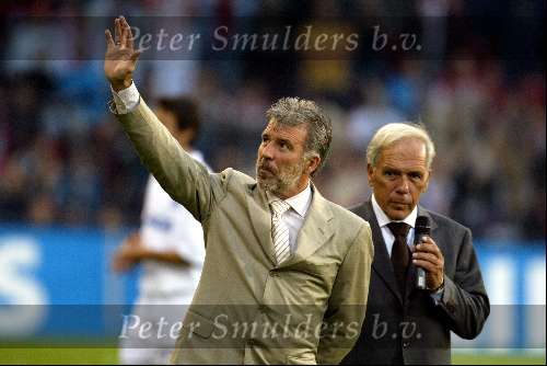 Eindhoven 6 augustus 2002
Opening PSV stadion met de oud spelers 1988
Erik Gerets bij afscheid met Harry v Raaij