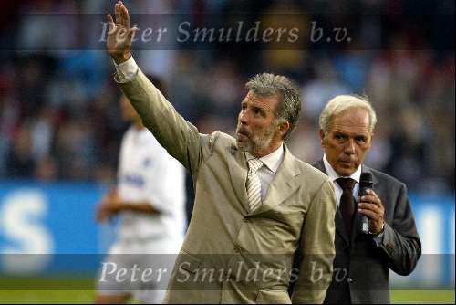 Eindhoven 6 augustus 2002
Opening PSV stadion met de oud spelers 1988
Erik Gerets bij afscheid met Harry v Raaij