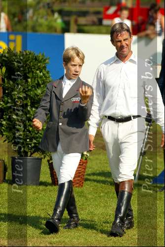 Valkenswaard 18 augustus 2002
Concours bij Jan Tops .
Erik v d Vleuten  met zoon Maik
Concours Hippique