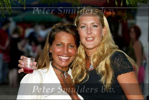 Amsterdam 18 augustus 2002
Esther Oosterbeek met vriendin