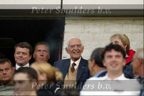 Eindhoven 6 augustus 2002
Opening PSV stadion met de oud spelers 1988
Frits Philips en Fons Spooren