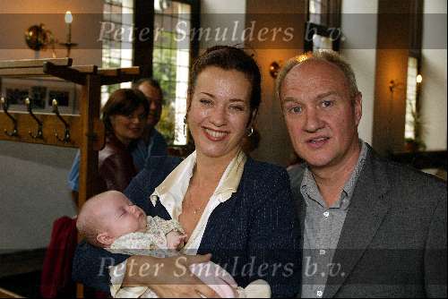 Naarden 24 augustus 2002
Marjolein Keunig en Henk Poort met baby