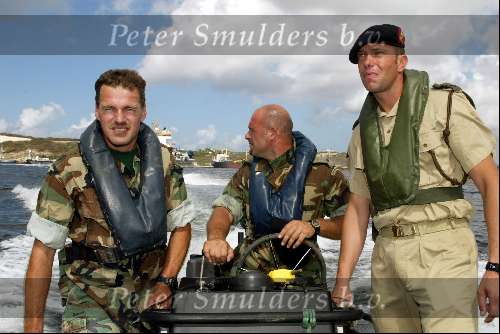 Curacao 12 augustus 2002
Prins Willem Alexander en Maxima op Curacao
Koninklijke Nederlandse Marine 
Militairen