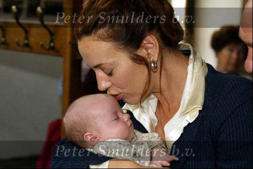 Naarden 24 augustus 2002
 Marjolein Keunig met baby