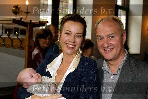 Naarden 24 augustus 2002
Marjolein Keunig en Henk Poort met baby