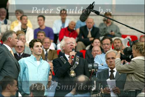 Eindhoven 6 augustus 2002
Opening PSV stadion met de oud spelers 1988
PSV-Herta BSC
Gerard Kleisterlee Rein Welschen en Pieter v d Hoogenband
Harry v Raaij