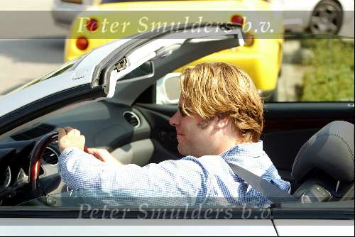 Hilversum26 augustus 2002
Robert Jensen in zijn nieuwe mercedes SL 500