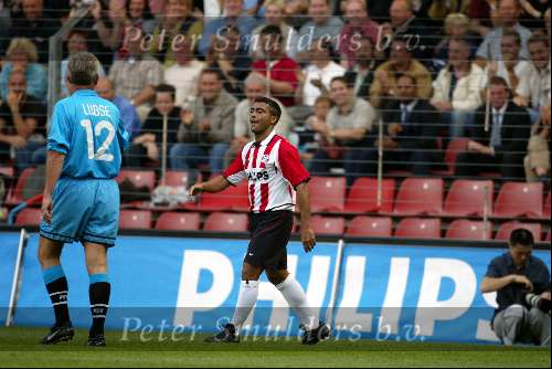 Eindhoven 6 augustus 2002



Opening PSV stadion met de oud spelers 1988
 Gerald Vanenburg en Romario en Ivan Nielsen

Peter Smulders bv