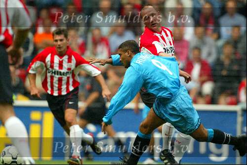 Eindhoven 6 augustus 2002
Opening PSV stadion met de oud spelers 1988
Romario Berry v Aerle