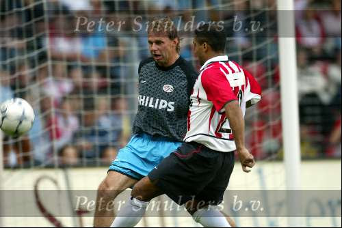 Eindhoven 6 augustus 2002
Opening PSV stadion met de oud spelers 1988
Romario en Stan Valckx