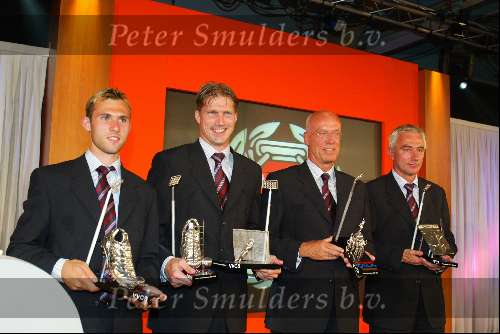 Veldhoven 4 september 2002
VVCS Voetbalgala in Koningshof
Thomas BuffelEdwin Zoetebier, Jorien vd Herrik en Bert v Marwijk