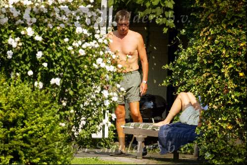 Loosdrecht16 augustus 2002
Ouders Wendy v Dijk passen op het huis van Wendy en Xander de Buisonje.
