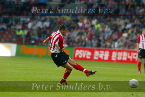Eindhoven 6 augustus 2002
 

Opening PSV stadion met de oud spelers 1988
  PSV-Hertha Bsc 0-0
Wilfred Bouma

Peter Smulders bv