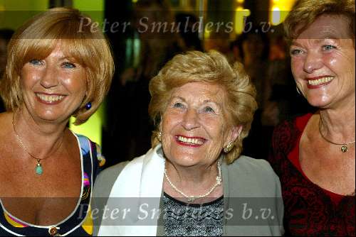 Amsterdam 2 september 2002
Premiere Oesters van Namkee in Pathe Arena
Willeke Alberti en Ria Alberti