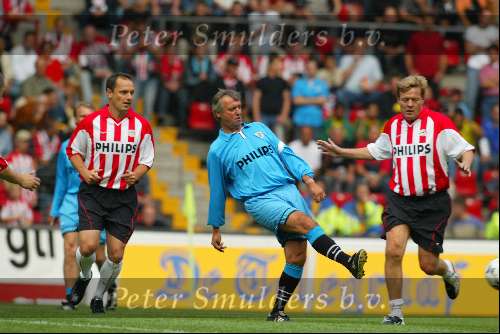 Eindhoven 6 augustus 2002
Opening PSV stadion met de oud spelers 1988
Soren Lerby  Willy v d Kuylen en Hans Gilhaus
