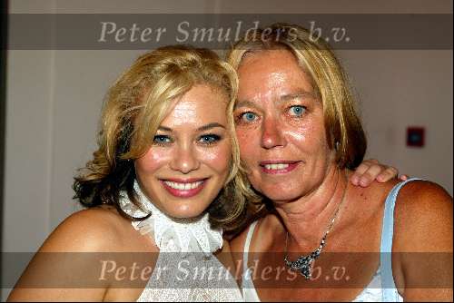 Scheveningen 3 augustus 2003
Laatste voorstelling van Aida in het circustheater.
Antje Monteiro met moeder