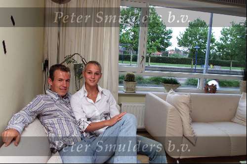 Eindhoven 22 Augustus 2003 Arjan Robben samen met zijn vriendin in zijn nieuw onderkomen in Eindhoven