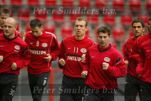 Eindhoven 29 oktober 2002 
Laatste training psv voor champions L. tegen auxere 
Arjen Robben Jan Heintze