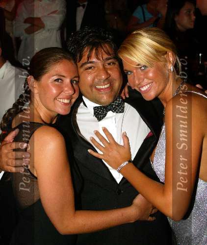 Amsterdam 4 augustus 2003
Premiere Tomb Raider in tushinski
Elemieke vermolen met Arnold Sadal en josefine v asdonk