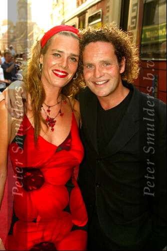 Amsterdam 4 augustus 2003
Premiere Tomb Raider in tushinski
Dirk Zeelenberg met vriendin