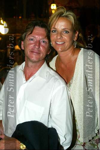 Amsterdam 4 augustus 2003
Premiere Tomb Raider in tushinski
Erik de Zwart met vrouw