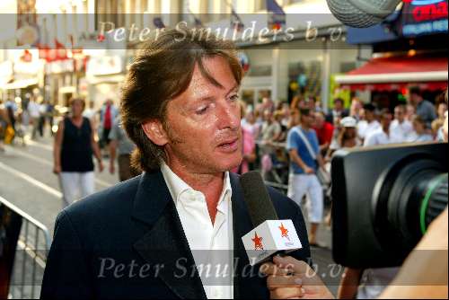 Amsterdam 4 augustus 2003
Premiere Tomb Raider in tushinski
Erik de Zwart