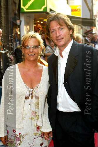 Amsterdam 4 augustus 2003
Premiere Tomb Raider in tushinski
Erik de Zwart met vrouw