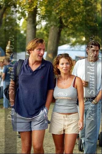 Amsterdam 2 augustus 2003
Frederique Huydts met vriend op Gay parade