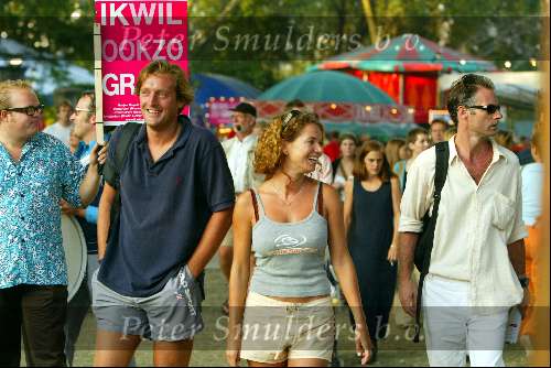 Amsterdam 2 augustus 2003
Frederique Huydts met vriend op Gay parade
