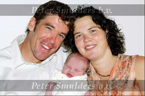 Uithoorn 28 augustus 2003
Gianni Romme met vrouw en baby