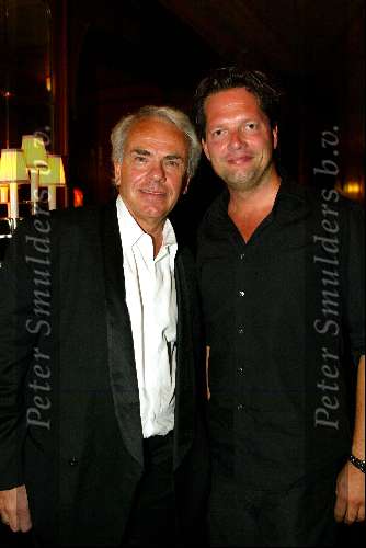 Amsterdam 4 augustus 2003
Premiere Tomb Raider in tushinski
Jan de Bont en Guido den Aantrekker