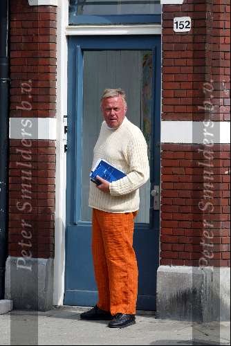 Amsterdam26 augustus 2003
Harry Mens bij pedicure op cornelis schuytstraat